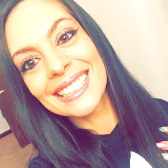 Meet your Posher, Natasha - Picture 3 of 6